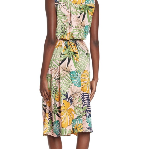 SUCH A PRETTY DRESS - Sleeveless Leaf Print - Picture 2 of 10